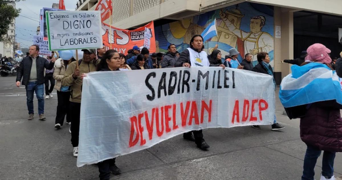 Docentes municipales y personal de salud se manifestaron