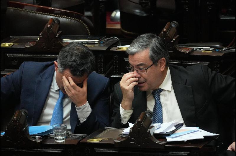 El oficialismo sufre derrota histoacuterica en Diputados- oposicioacuten anula decretos clave