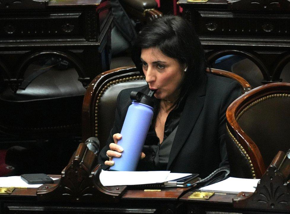 Queacute dice el DNU 351 que fue derogado por Diputados y que transformaba el Banco de Datos Geneacuteticos