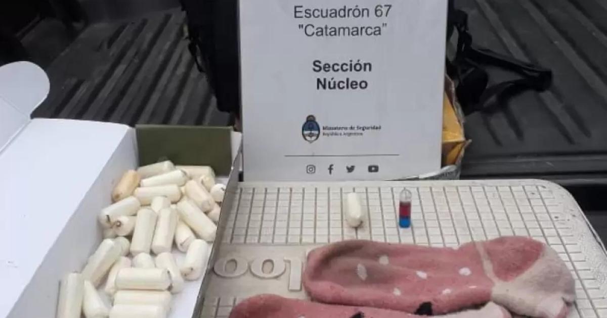 Catamarca- detuvieron a dos mujeres con maacutes de 200 caacutepsulas de cocaiacutena