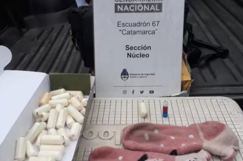 Catamarca- detuvieron a dos mujeres con maacutes de 200 caacutepsulas de cocaiacutena
