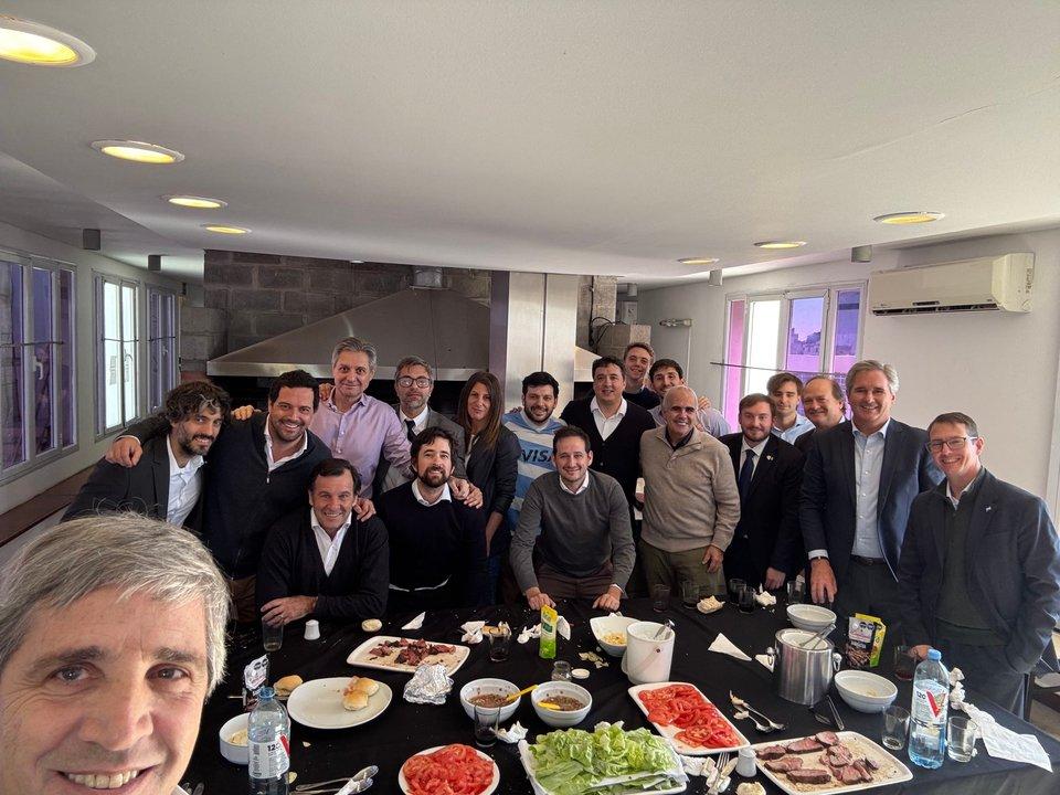 Quieacutenes son los funcionarios que le renunciaron a Luis Caputo y por queacute se fueron del Ministerio de Economiacutea