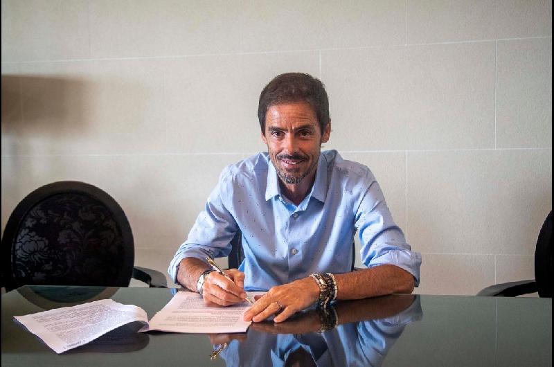 Mariano Closs tratoacute de hipoacutecrita a la dirigencia de Racing luego de fichar a Marcos Rojo