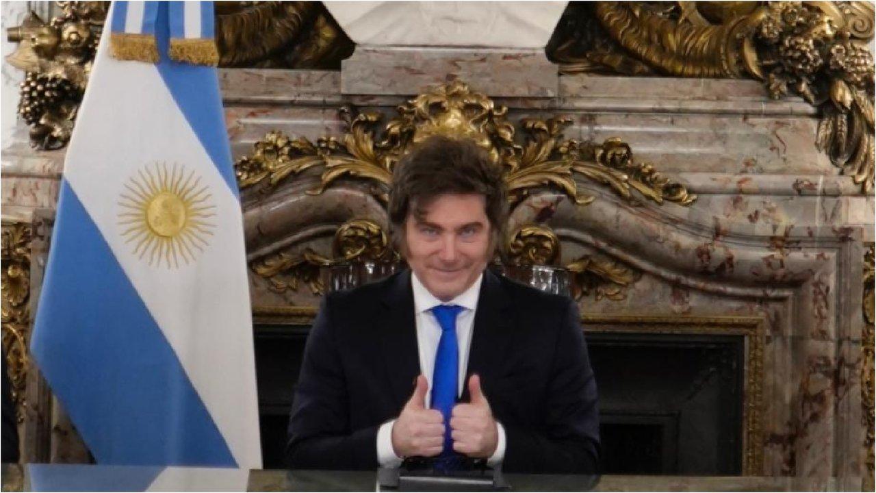 Javier Milei- Si quieren volver atraacutes me van a tener que sacar de la Casa Rosada con los pies para adelante