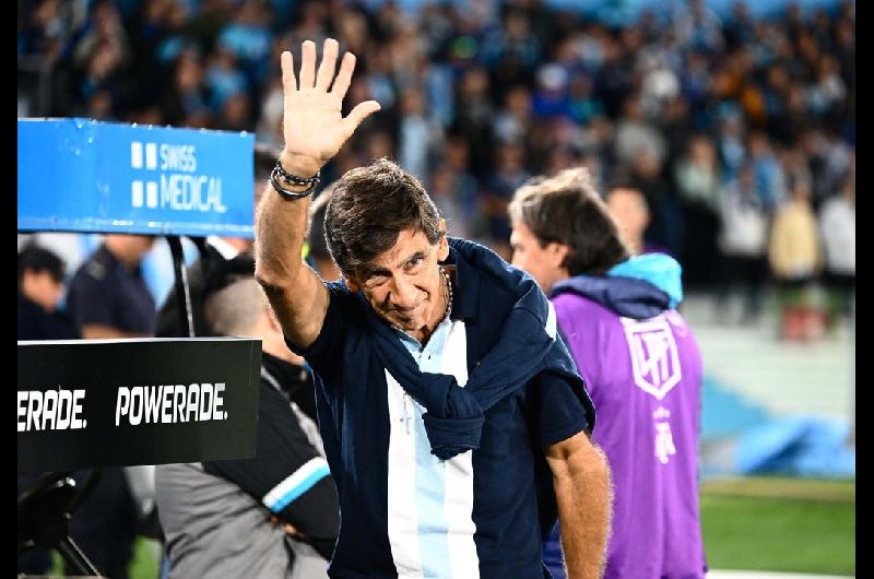 Gustavo Costas se mostroacute indignado con el arbitraje en el duelo ante Boca- Pasoacute lo de siempre foul foul