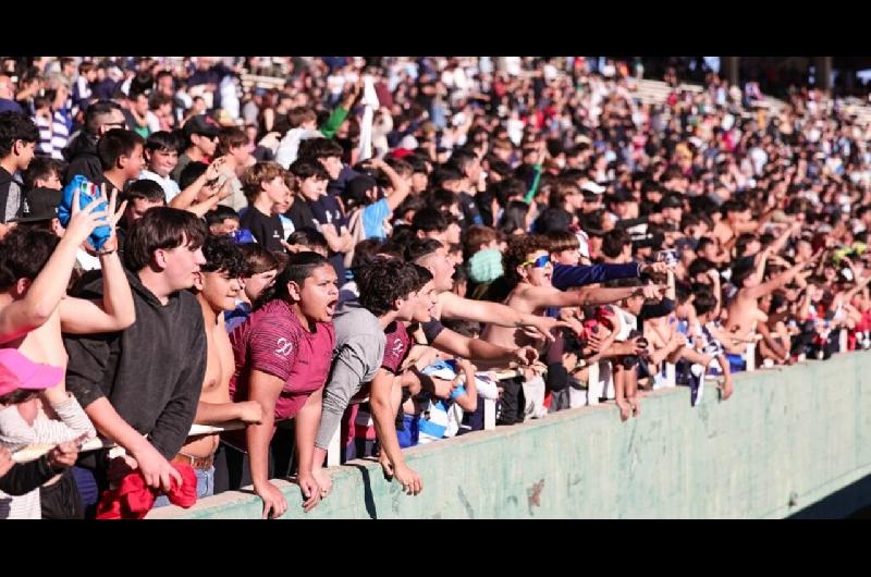 Maacutes de 10 mil personas asistieron al entrenamiento abierto de Los Pumas