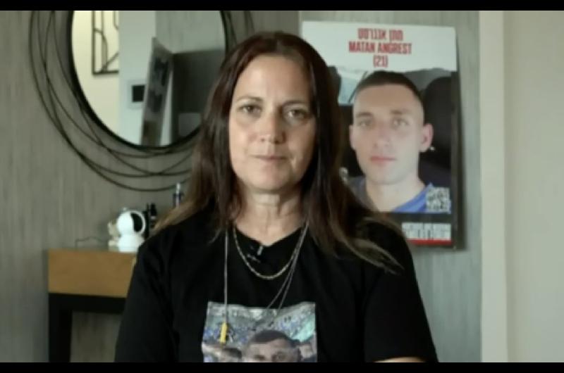 Familiares de rehenes israeliacutees convocan protesta masiva contra expansioacuten de guerra en Gaza