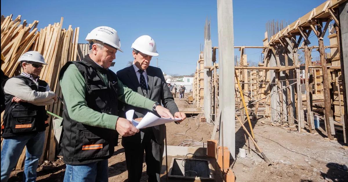 Un sostenido avance evidencia la construccioacuten de las Torres de Lujaacuten