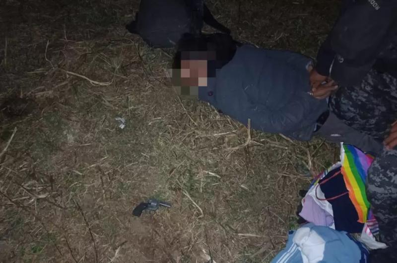 Un hombre fue detenido en barrio Martijena- poseiacutea un arma de fuego