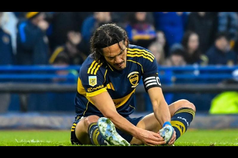 iquestCavani juega porque es amigo de Riquelme Un periodista histoacuterico dice que su inclusioacuten fue rara