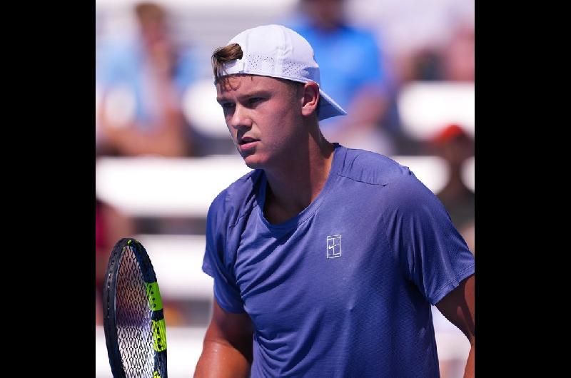 Rune avanzoacute a octavos de final con poleacutemica en el Masters 1000 de Cincinnati