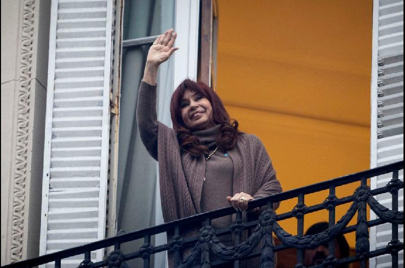 Cristina Kirchner quiere estar presente en la campantildea