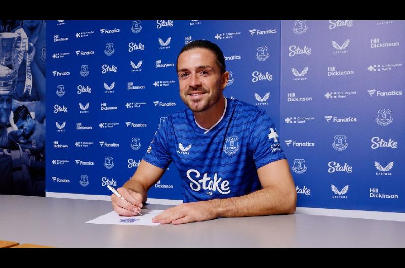 La compra maacutes cara en la historia del Manchester City fue cedida al Everton por bajo rendimiento