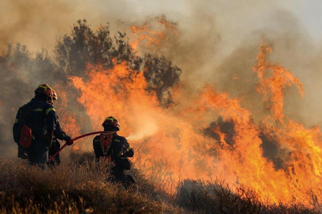 Evacuaciones masivas por incendios forestales en Grecia