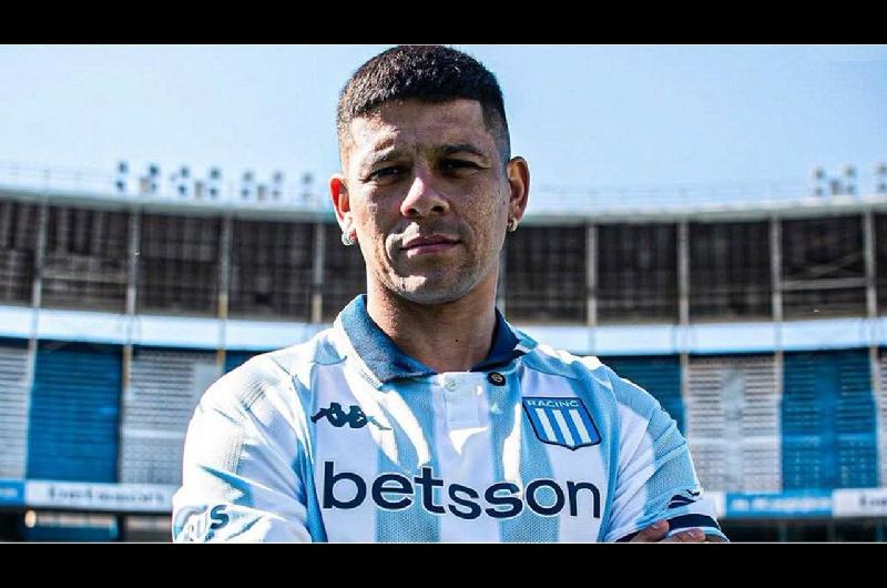 Video- Marcos Rojo debutoacute en la derrota de Racing frente a Pentildearol por Copa Libertadores