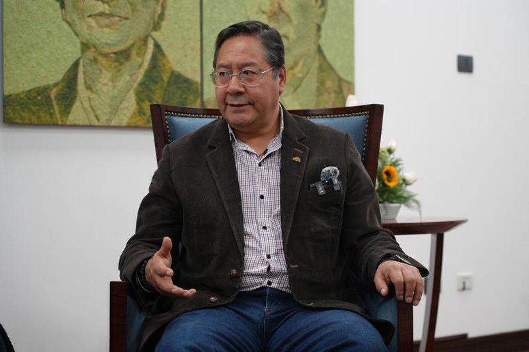 Luis Arce destaca el eacutexito de exploracioacuten petrolera en Bolivia con reconocimiento internacional a campo Mayaya