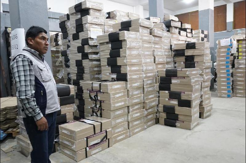 Bolivia restringiraacute transporte aeacutereo y terrestre durante las elecciones del 17 de agosto