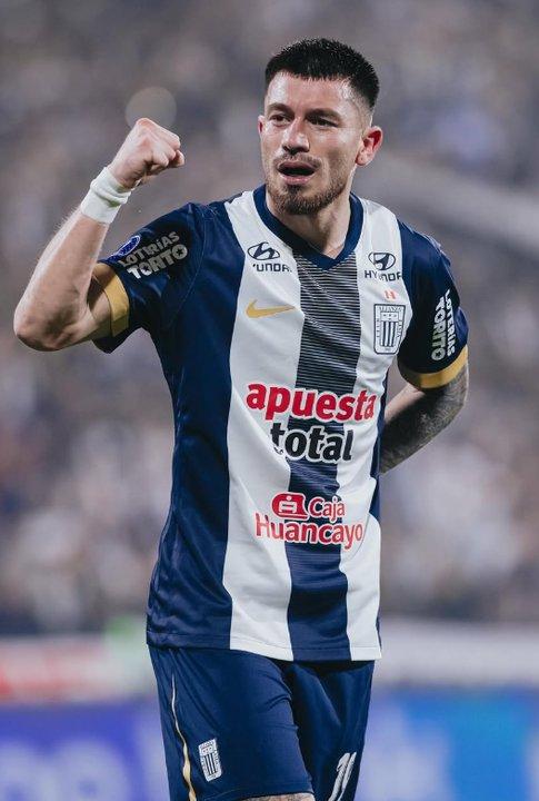 Alianza Lima le ganoacute a Universidad Catoacutelica de Ecuador por 2-0 en los octavos de final de la Copa Sudamericana