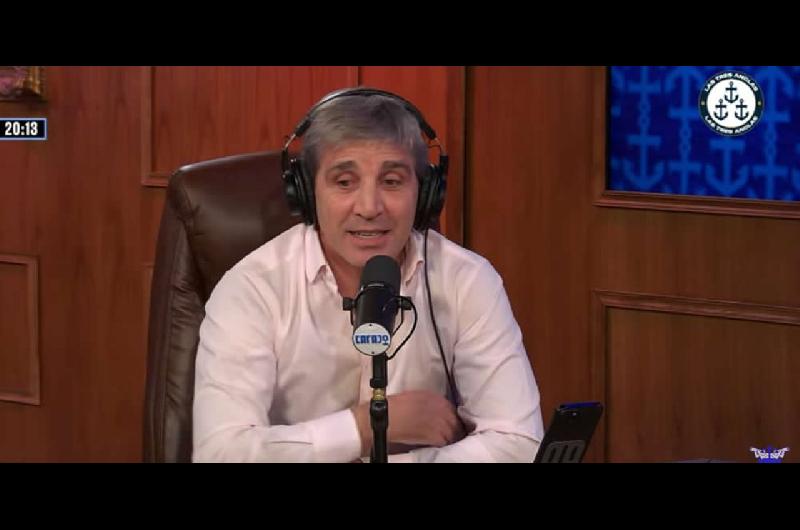 Caputo se mete en la interna bonaerense