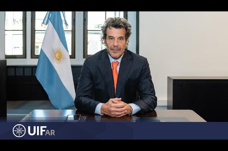 La UIF denuncioacute una ldquopresunta violacioacuten de secretordquo