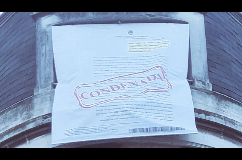 La exvecina de Cristina Kirchner que colgoacute una bandera con el fallo de la Corte se lanza a la poliacutetica