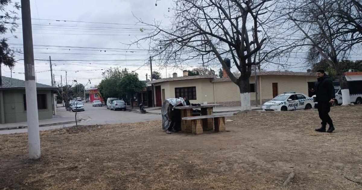 En una plaza de Perico encontraron sin vida a un hombre en situacioacuten de calle