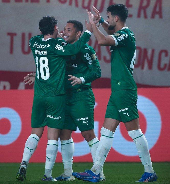 Palmeiras goleoacute a Universitario por 4-0 y se acerca a los cuartos de final de la Copa Libertadores