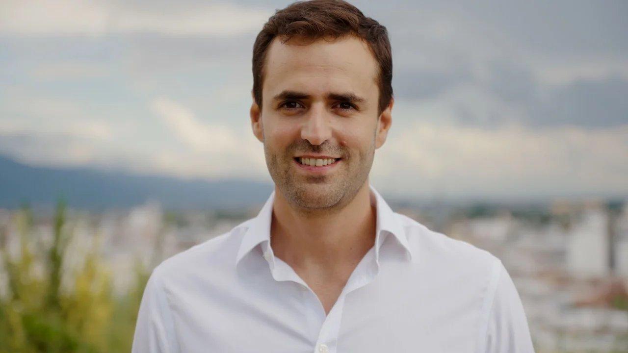 Diputado Estrada acorralado por la causa fake news busca mantener fueros con una candidatura al Senado