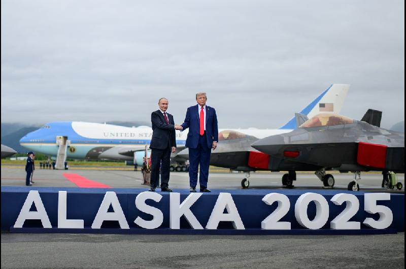 Donald Trump y Vladimir Putin ya estaacuten reunidos en Alaska para negociar el fin de la guerra en Ucrania