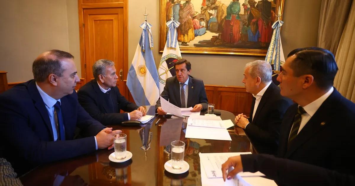 Apoyo oficial a la industria- extienden los creacuteditos contasas de intereacutes bonificadas