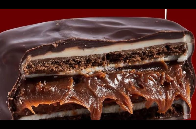 La guerra de los alfajores es a muerte- el chocolate y el dulce de leche se potencian contra el pistacho 
