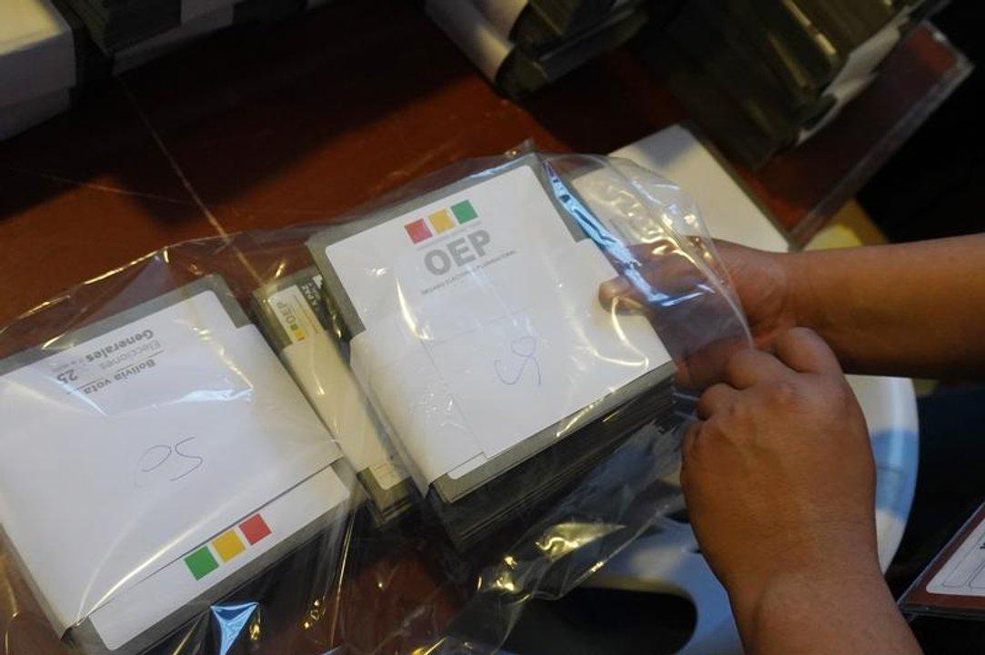 Casi ocho millones de bolivianos votan en la eleccioacuten presidencial