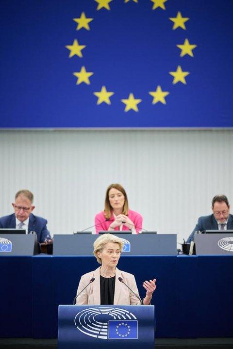 Comisioacuten Europea- ldquoEstamos dispuestos a colaborar con el presidente Trump y el presidente Zelenskirdquo