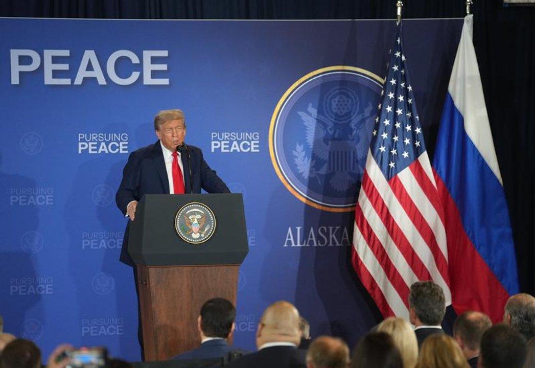 Donald Trump busca cumbre trilateral para el 22 de agosto seguacuten medio de comunicacioacuten