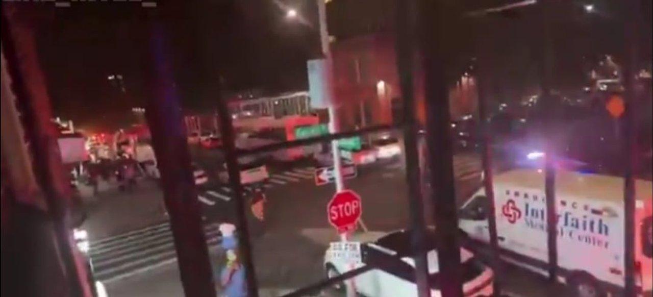 Tiroteo en un restaurante en Brooklyn- 3 muertos y 8 heridos