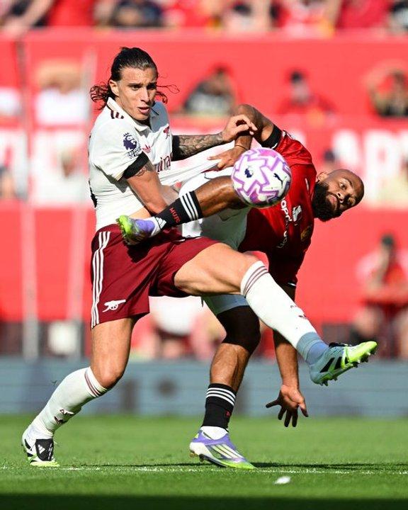 Arsenal arrancoacute con victoria en la Premier League tras vencer al Manchester United en Old Trafford