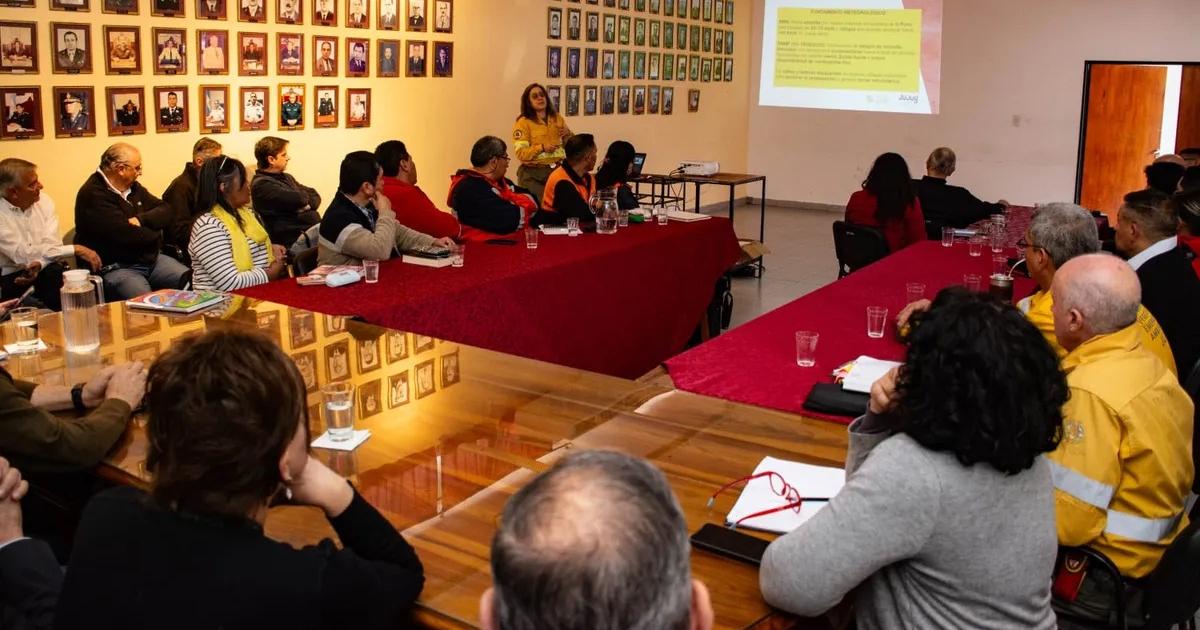Definen acciones frente a vientos intensos que llegaraacuten a la provincia