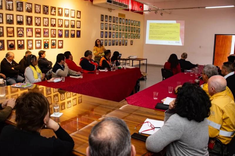 Definen acciones frente a vientos intensos que llegaraacuten a la provincia
