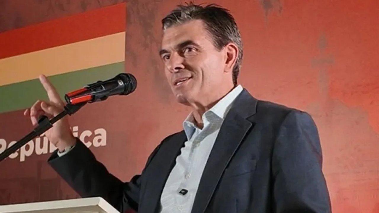 Quieacuten es Rodrigo Paz Pereira el sorpresivo ganador de la primera vuelta en Bolivia