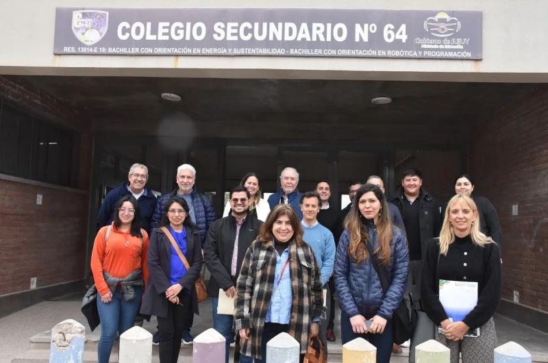 Supervisan proyecto de conectividad en escuelas