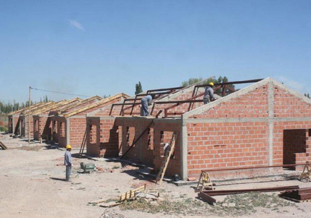 El Gobierno traspasa planes de vivienda a provincias y municipios