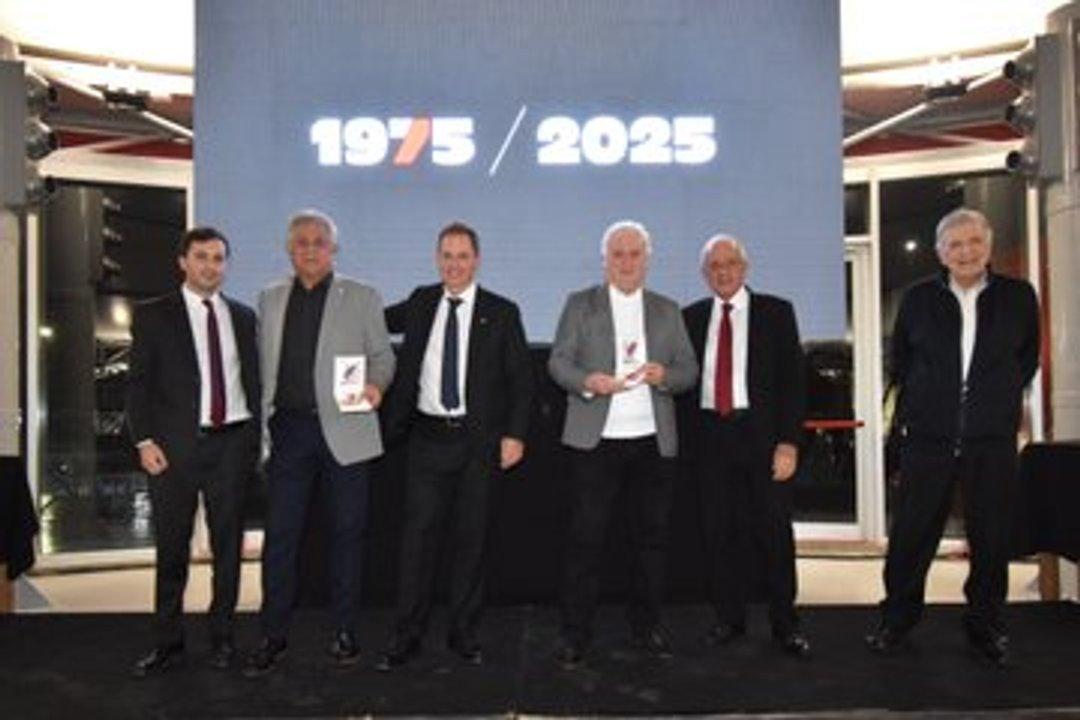 River homenajeoacute a los campeones del Metropolitano 75 