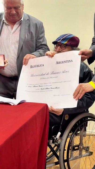 ldquoPasareacute a llamarme lsquoDoctor Charly Garciacutearsquordquo el reconocimiento de la UBA al icoacutenico artista