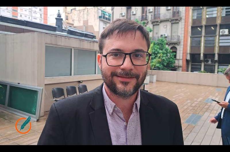 Agost Carrentildeo dice que las declaraciones de Davis sobre Libra ldquocomprometen al Gobierno de Javier Mileirdquo