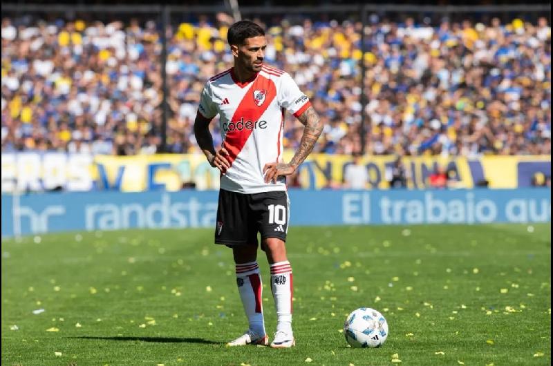 Lanzini puede jugar todas las competencias con Veacutelez- la diferencia con Rojo