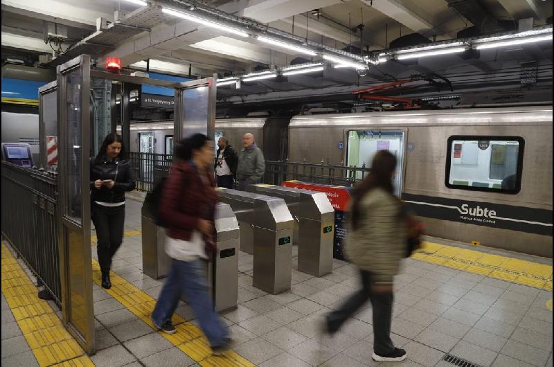 El Subte tambieacuten juega la Libertadores- la Liacutenea D tendraacute horario especial por River