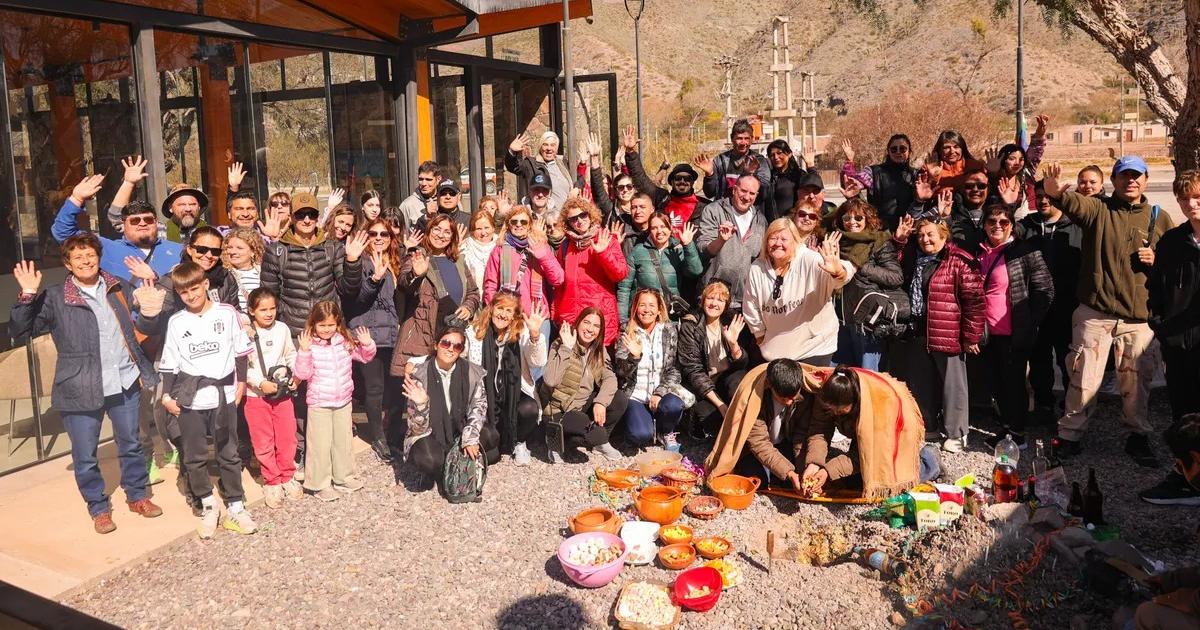 El Tren Solar celebroacute la Pachamama en un recorrido uacutenico por la Quebrada 
