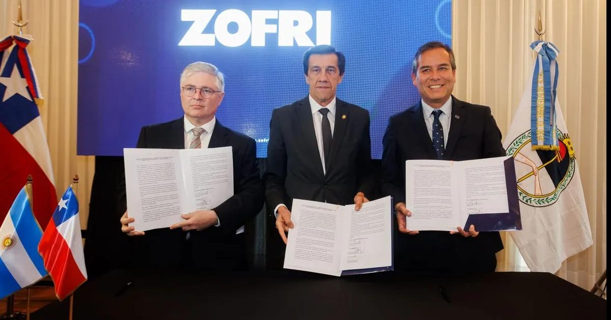 Acuerdo comercial de zonas francas de Perico e Iquique 