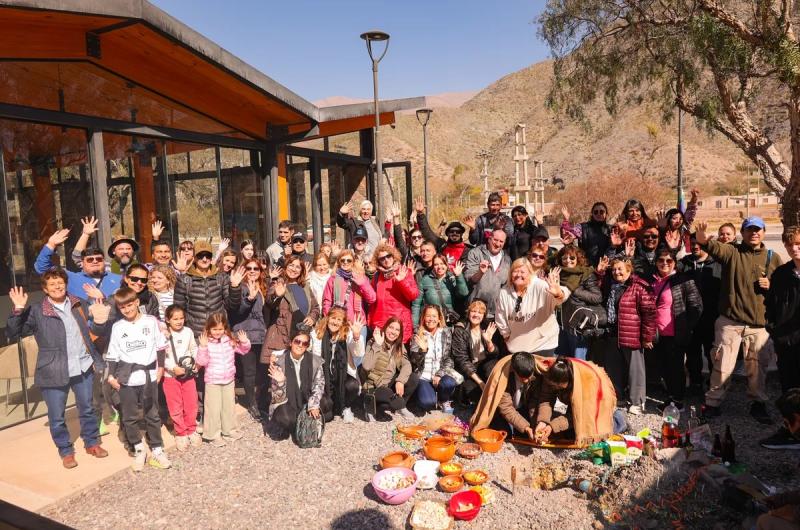 El Tren Solar celebroacute la Pachamama en un recorrido uacutenico por la Quebrada 