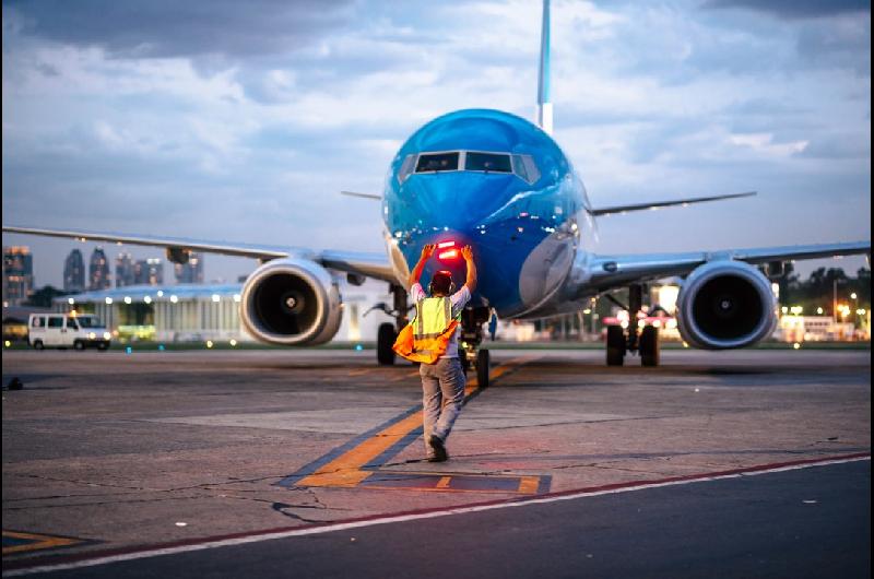 Proyectan superaacutevit superior a  35000 millones para Aeroliacuteneas Argentinas 